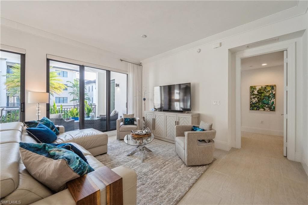 1135 3rd Ave #304, Naples, photo 2