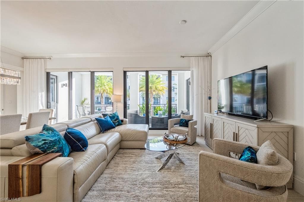 1135 3rd Ave #304, Naples