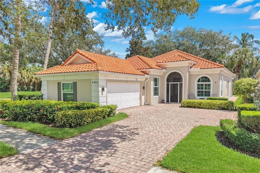 4402 Prescott Ln, Naples