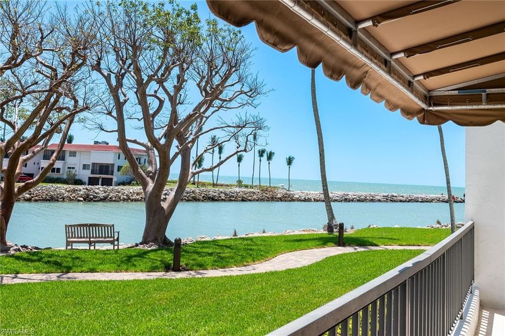 2310 Gulf Shore Blvd #112, Naples, photo 2