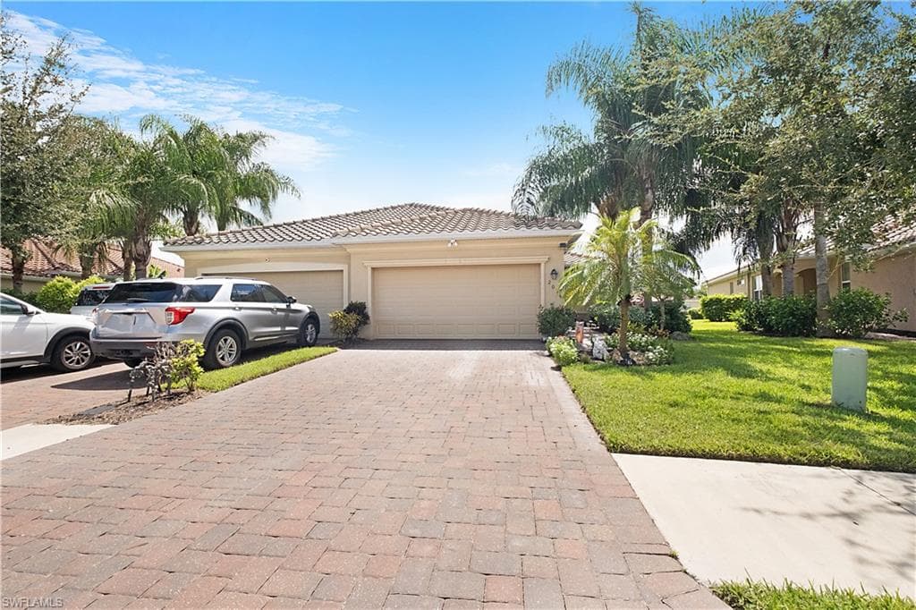 2034 Tamarron Ln, Naples, photo 2