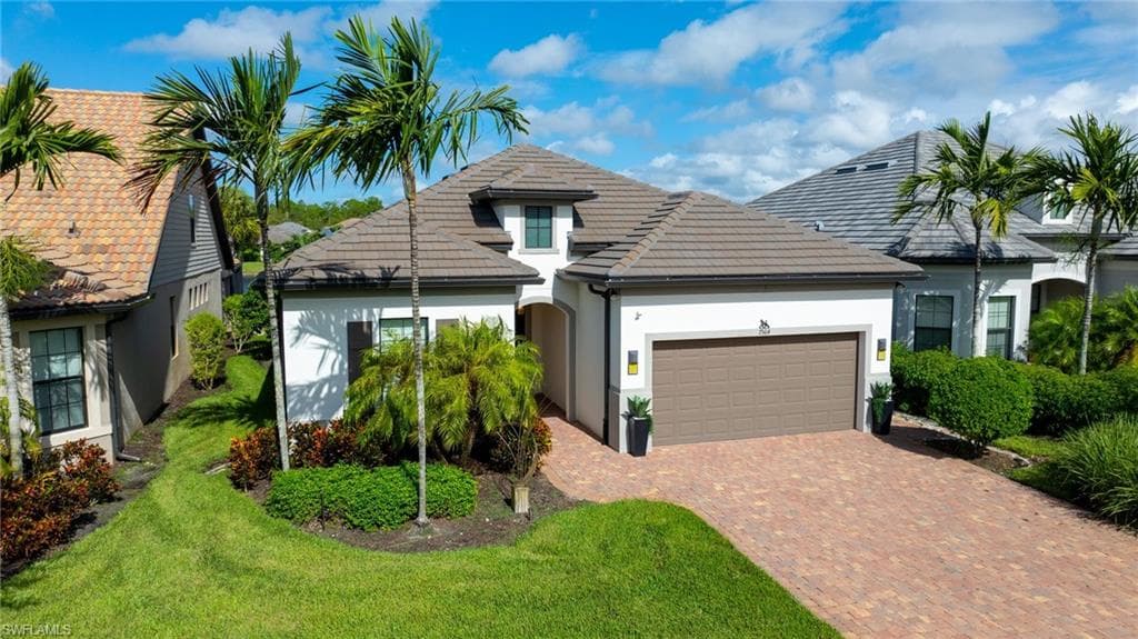 7564 Winding Cypress Dr, Naples
