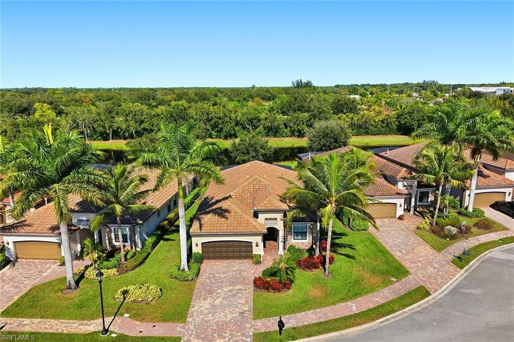 2906 Aviamar Cir, Naples, photo 2