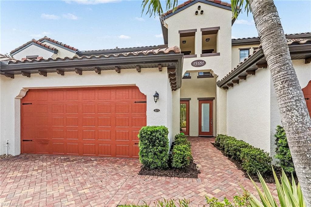 15181 Butler Lake Dr #201, Naples