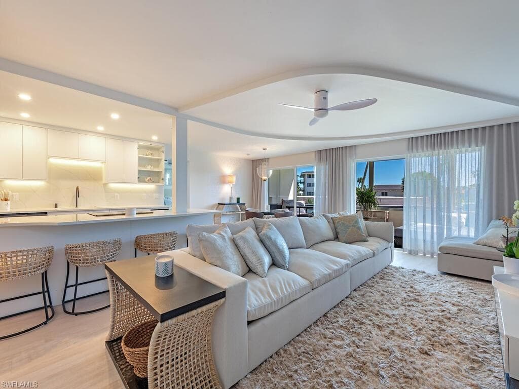 3410 Gulf Shore Blvd #202, Naples, photo 2