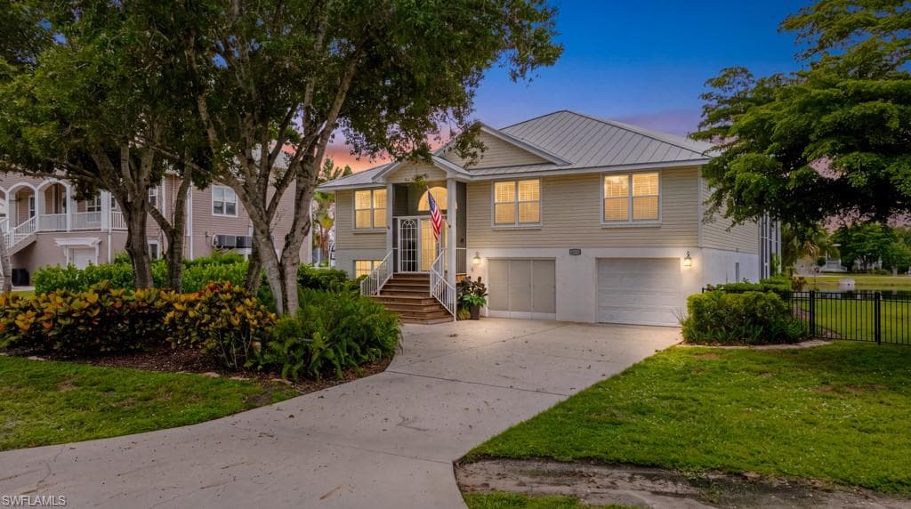 18110 Parkridge Ct, Fort Myers