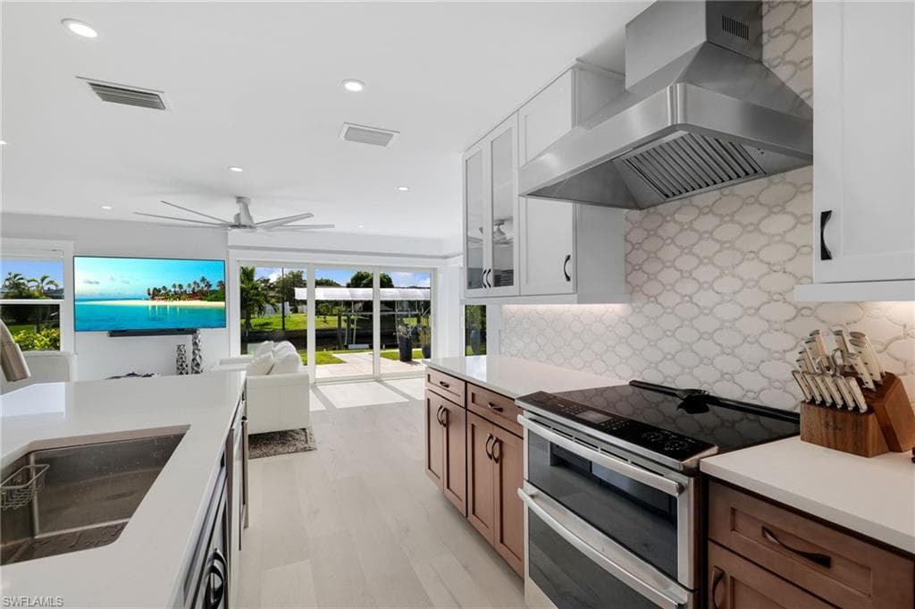 5204 Tower Dr, Cape Coral, photo 3