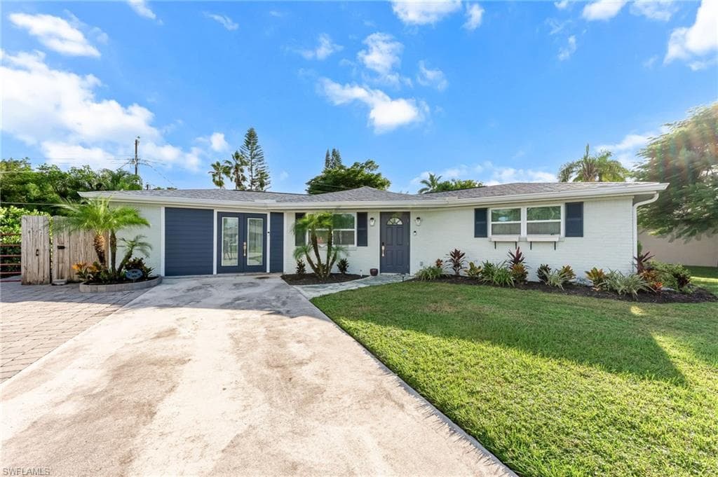 9792 Tonya Ct, Bonita Springs, photo 2