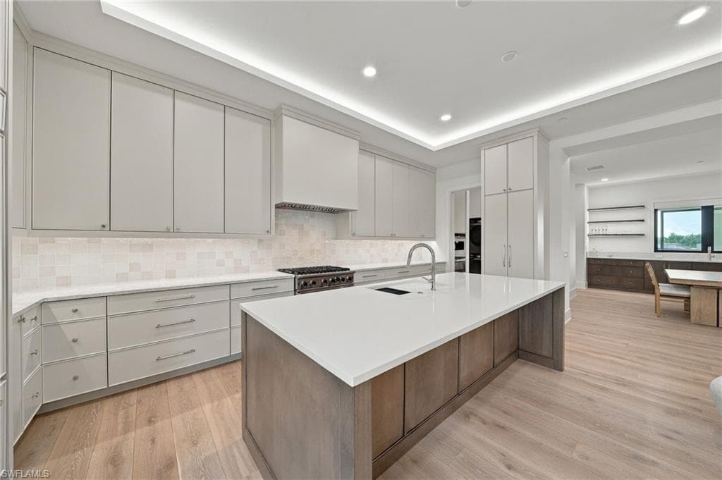 82 9th St #205, Naples, photo 2