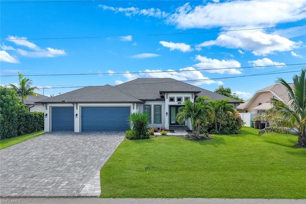 2126 2nd St, Cape Coral