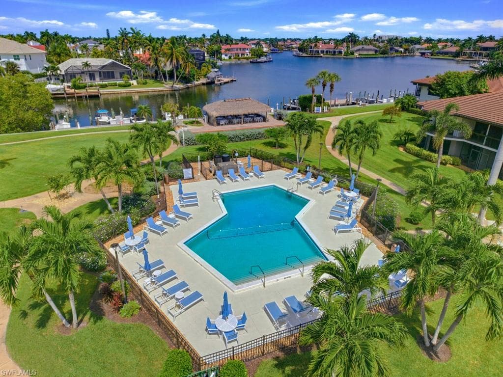 525 Seaview Ct #m4, Marco Island