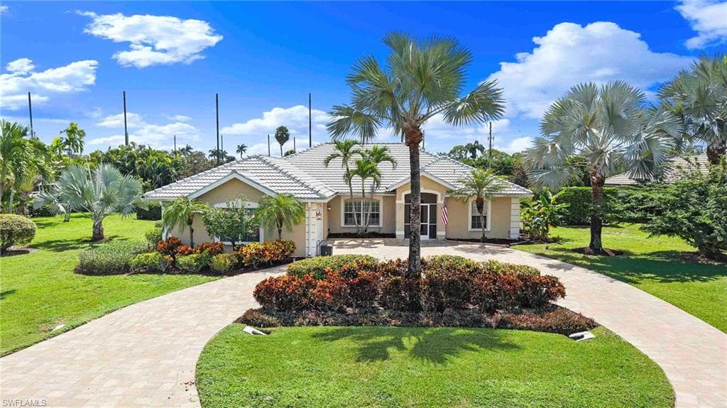 28910 Winthrop Cir, Bonita Springs, photo 2