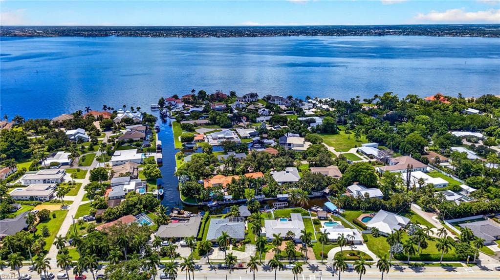 11030 Mcgregor Blvd, Fort Myers, photo 2