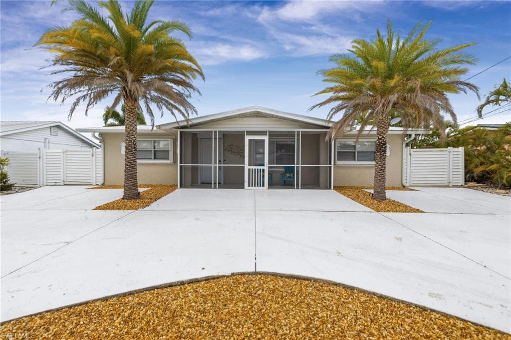 12179 Boat Shell Dr, Matlacha Isles