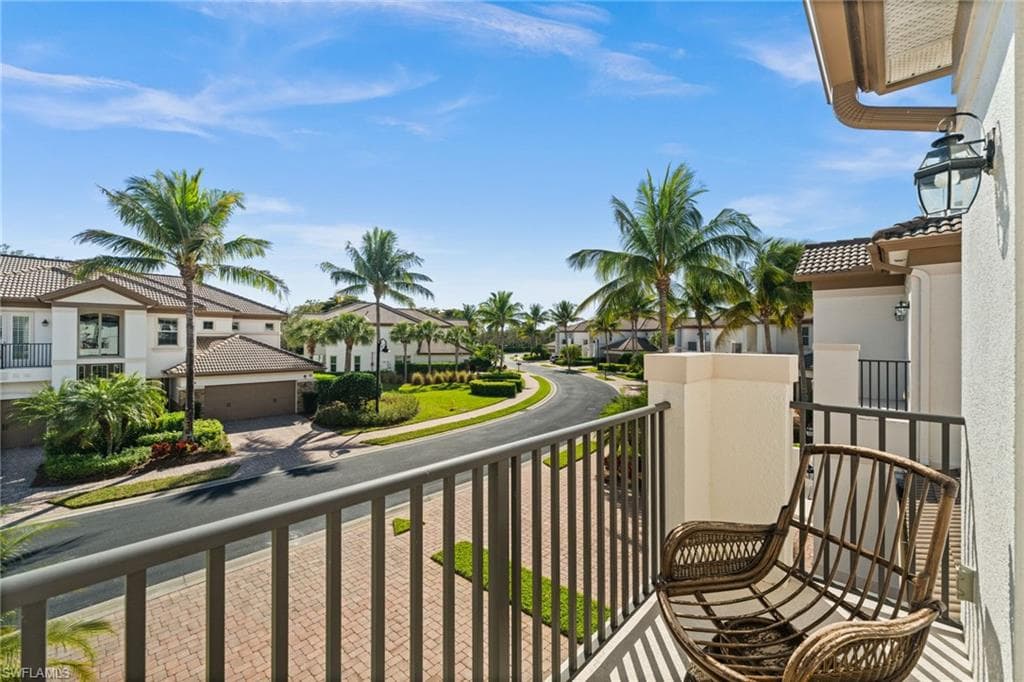 8069 Players Cove Dr #202, Naples, photo 3