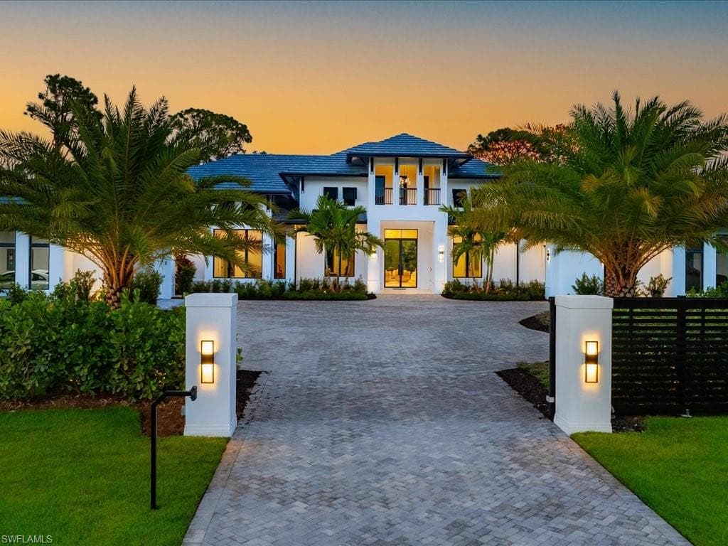 500 Ridge Dr, Naples