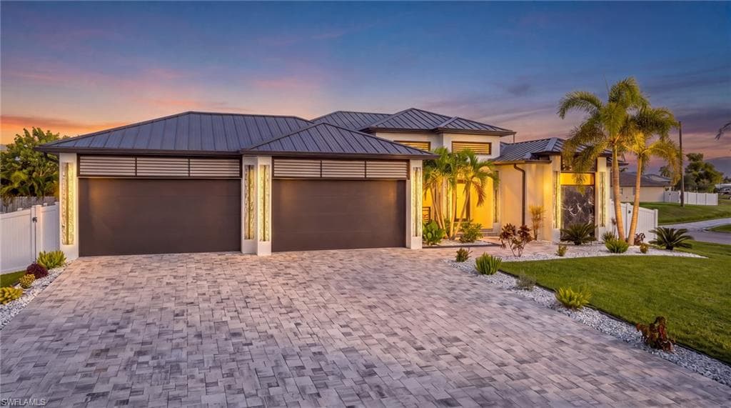 3719 2nd St, Cape Coral