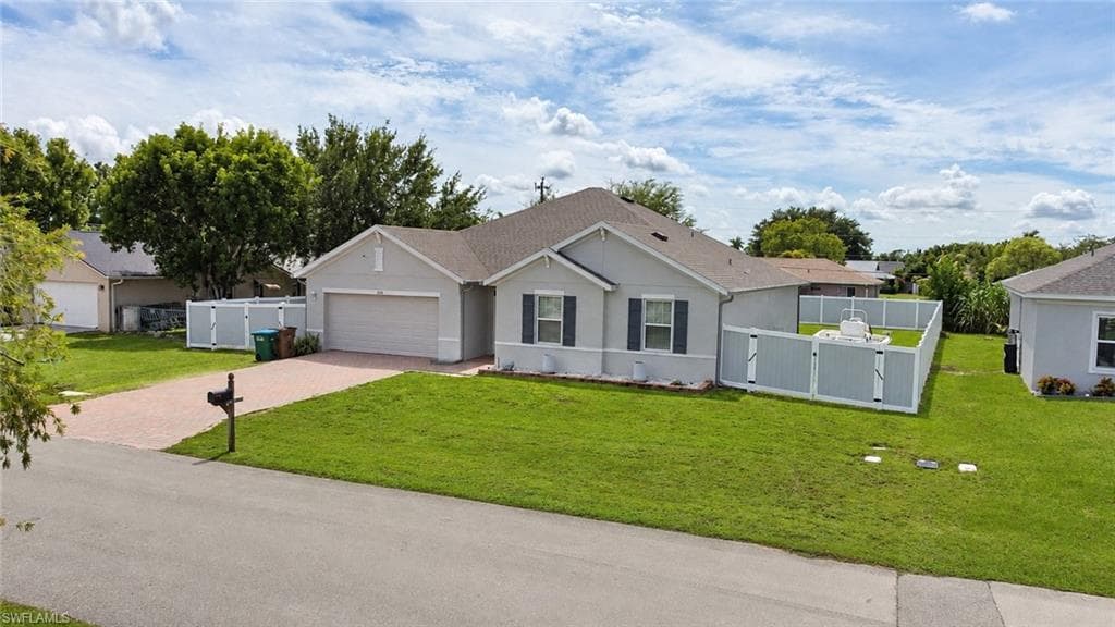 2218 4th St, Cape Coral, photo 2