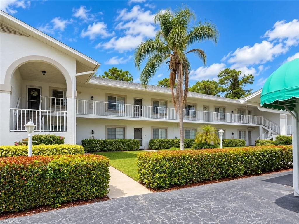 281 Gabriel Cir #6, Naples, photo 2