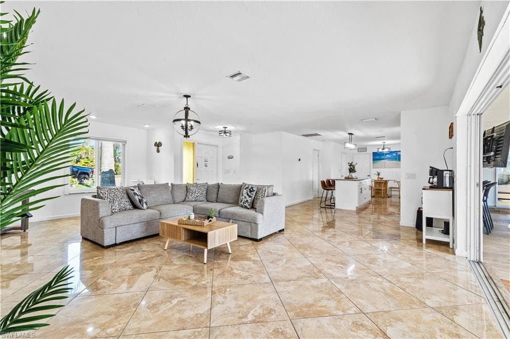 429 Cross St, North Fort Myers, photo 2