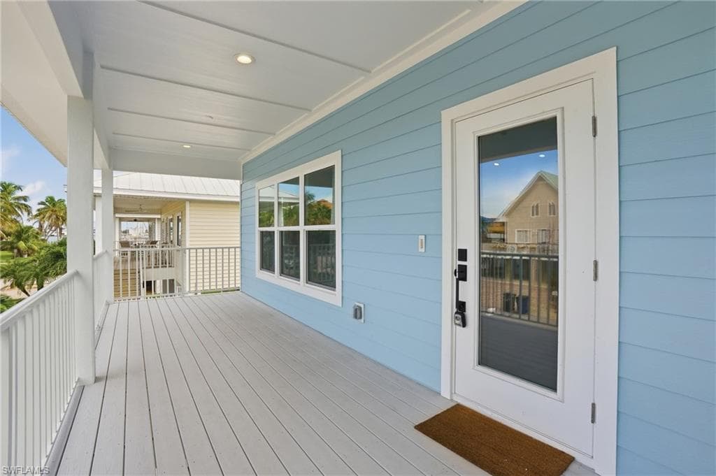 250 Pearl St, Fort Myers Beach, photo 3