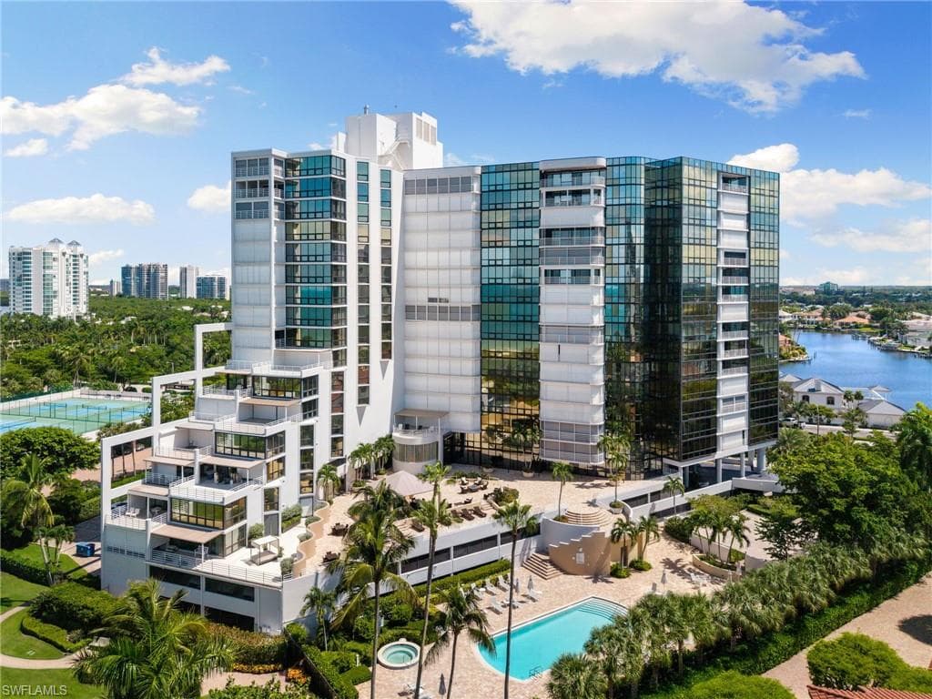 4751 Gulf Shore Blvd #905, Naples