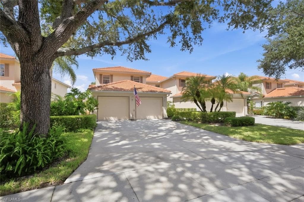 250 Robin Hood Cir #201, Naples, photo 2