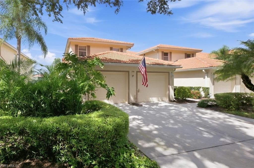 250 Robin Hood Cir #201, Naples, photo 3