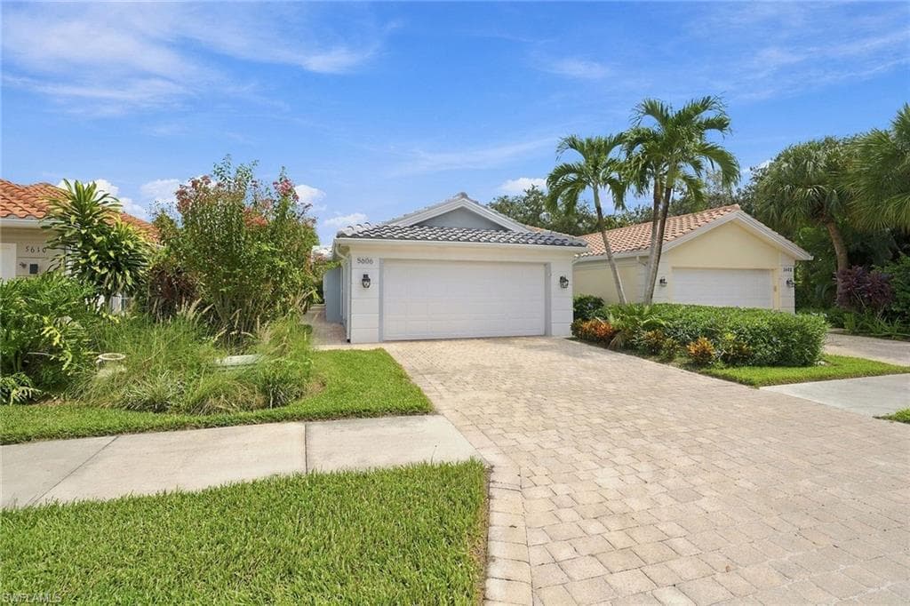 5606 Eleuthera Way, Naples