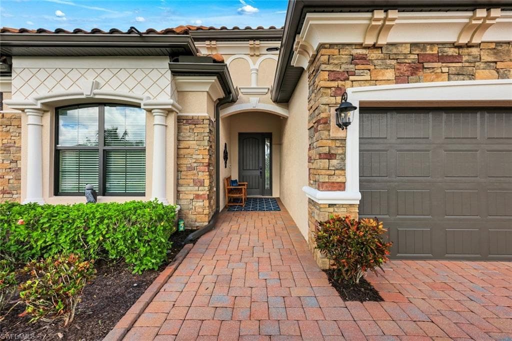 28112 Kerry Ct, Bonita Springs, photo 2