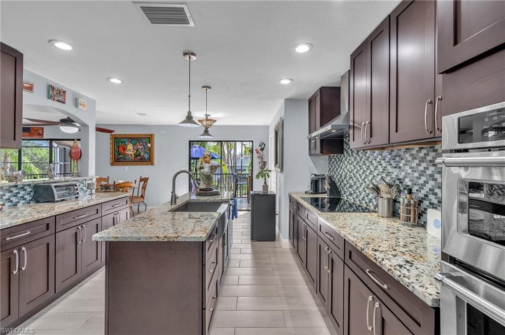 27109 Holly Ln, Bonita Springs, photo 3