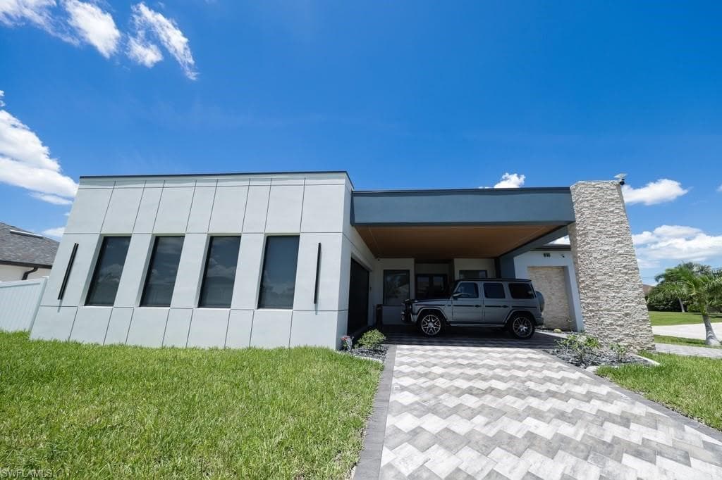 910 38th Ave, Cape Coral