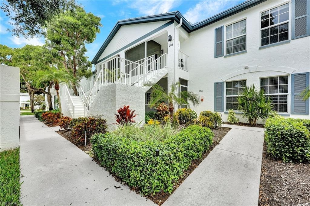 859 Tanbark Dr #103, Naples
