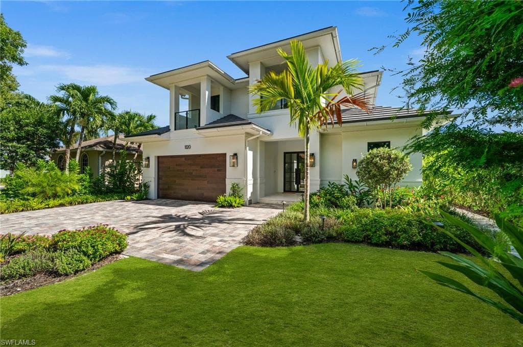 1120 10th Ave, Lake Park