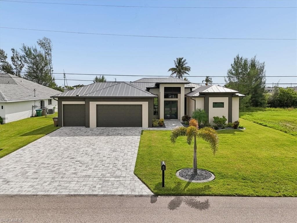 2001 8th Ct, Cape Coral, photo 3