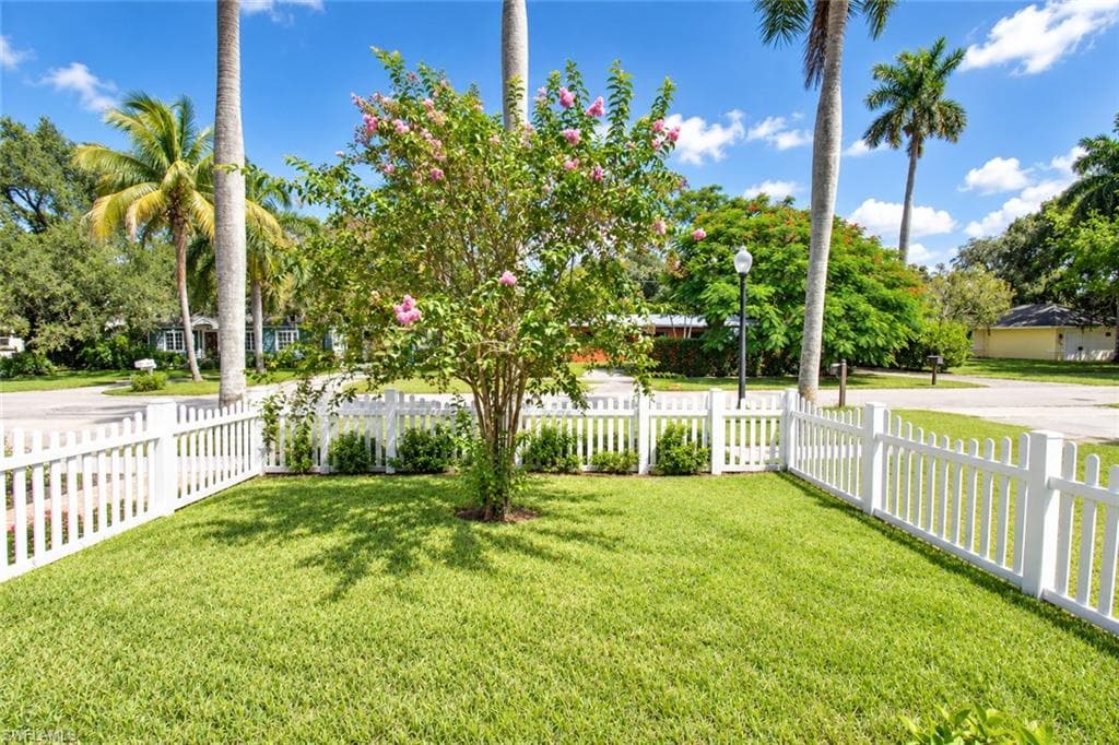 1530 Poinciana Ave, Fort Myers, photo 3