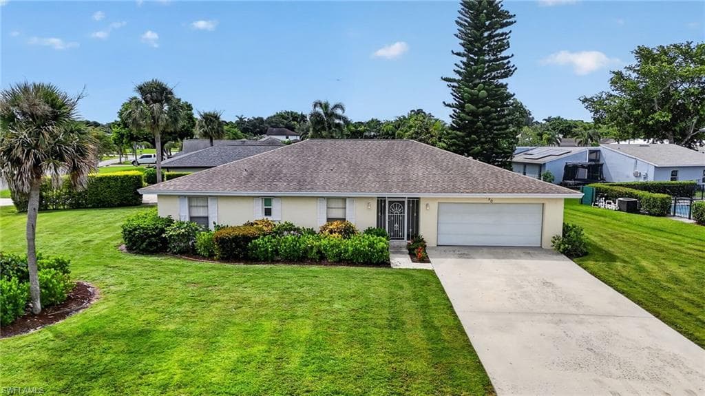 450 Huntington Dr, Naples