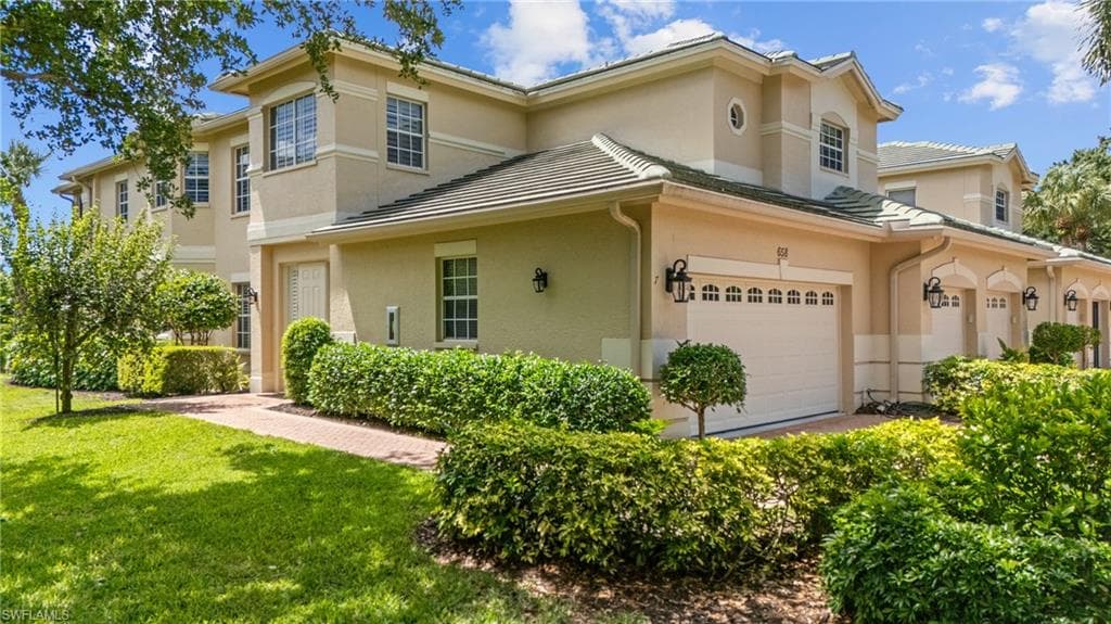 658 Vintage Reserve Cir #7c, Naples