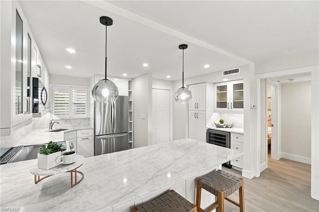 13 High Point Cir #206, Naples