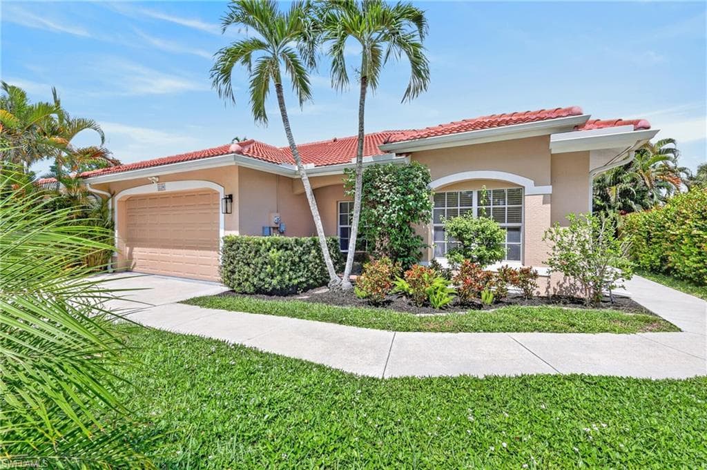 11180 La Coruna Ln, Bonita Springs, photo 2