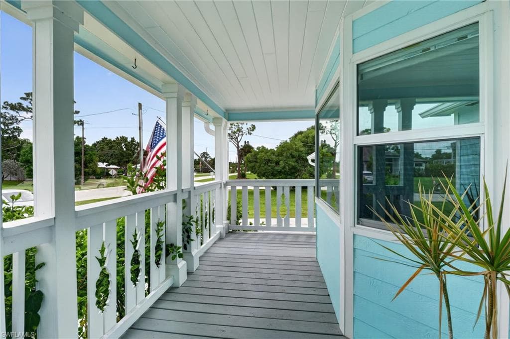 20520 Pine Tree Ln, Estero, photo 3