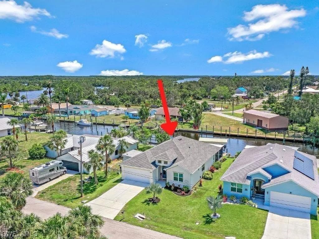 2214 Isle Of Pines Ave, Fort Myers