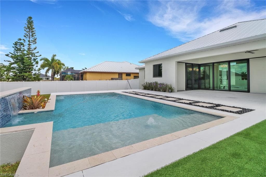 3723 1st St, Cape Coral