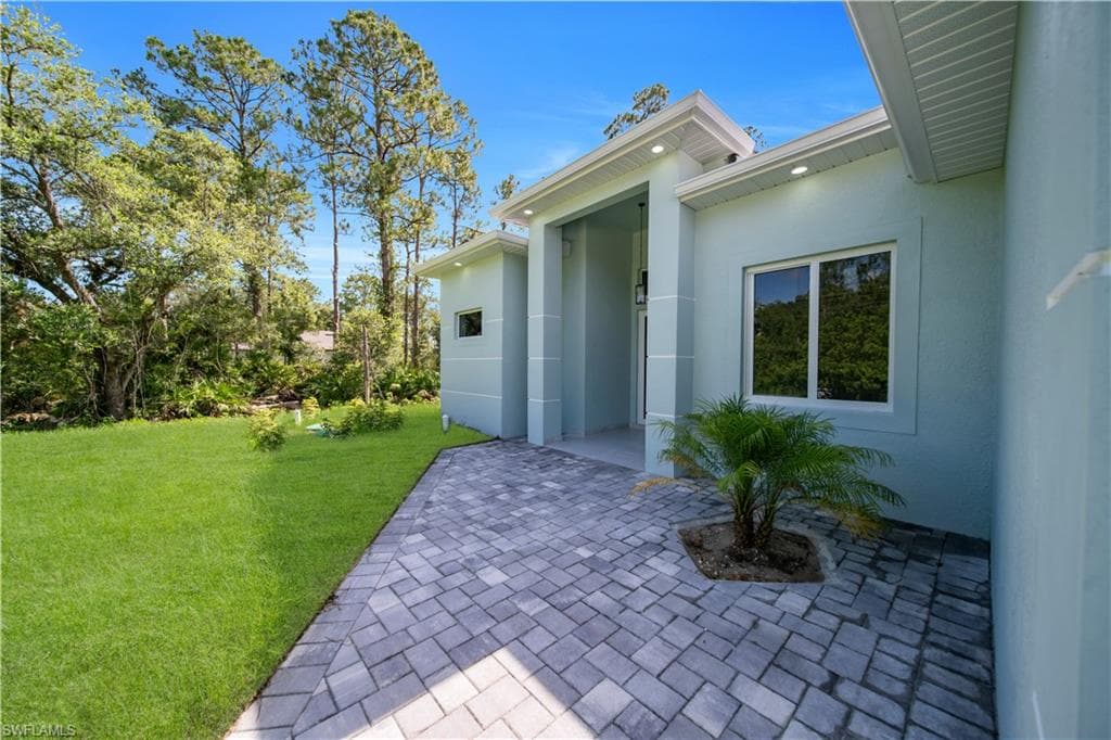 1912 Roosevelt Ave, Lehigh Acres, photo 2