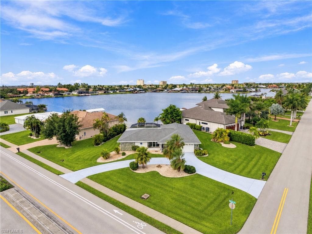 404 53rd Ter, Cape Coral, photo 3