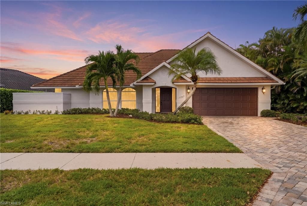 11267 Phoenix Way, Naples