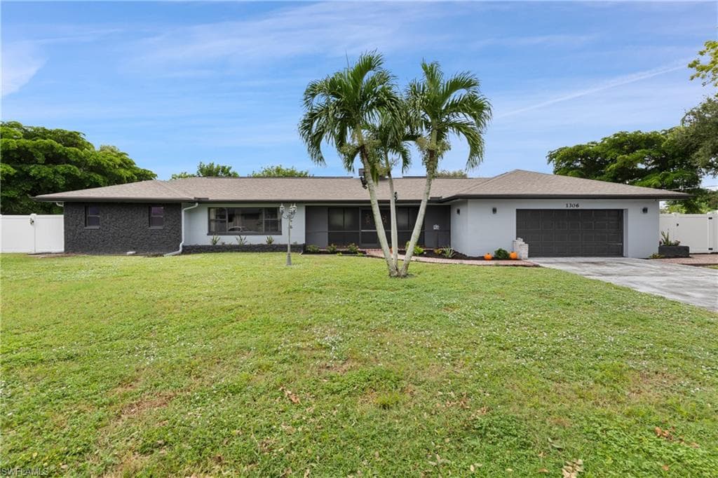 1306 12th St, Cape Coral