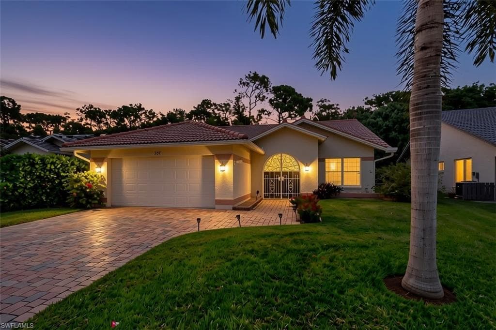 237 Fox Den Cir, Naples, photo 2