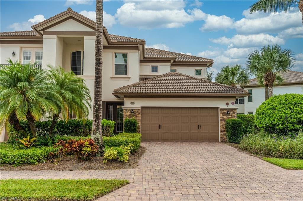 8070 Players Cove Dr #102, Naples