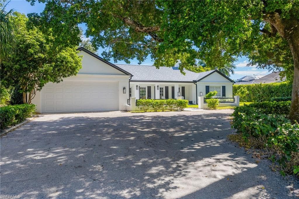 2728 Crayton Rd, Naples